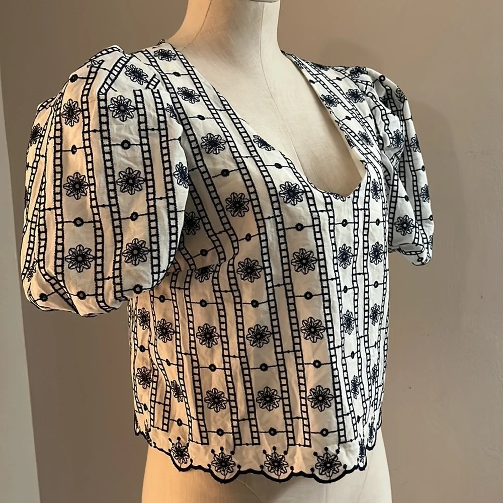 Zara Embroidered Cropped Top with Puff Sleeves size Small